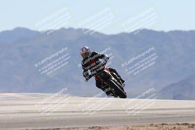 media/Oct-13-2025-Moto Forza (Mon) [[a66d839500]]/3-B Group/Session 4 (Turn 9)/